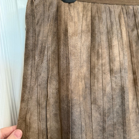 Nic + Zoe Faux Suede Pleated Midi Skirt Brown Size 8 - Picture 2 of 7